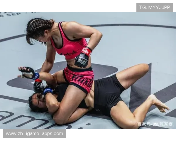 UFC 女子组惊现罕见裸绞 KO