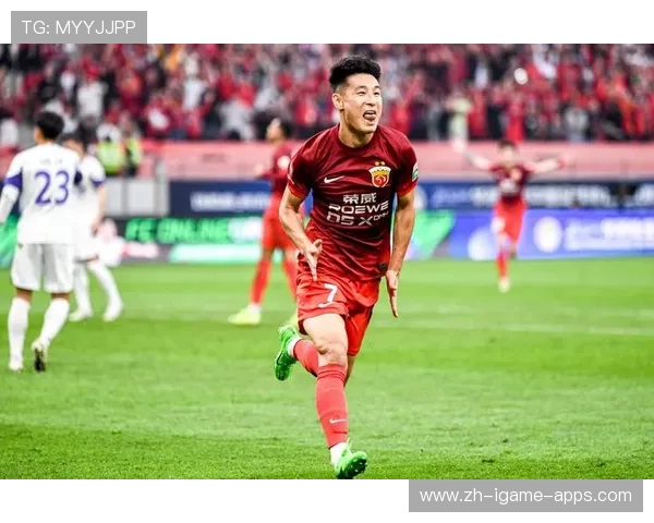 武磊热身赛单刀推射破门，助上海海港3比0轻取对手